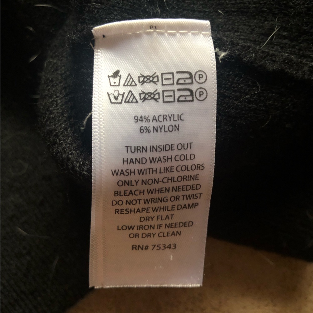 *CYNTHIA ROWLEY* sweater - Picture 6 of 6